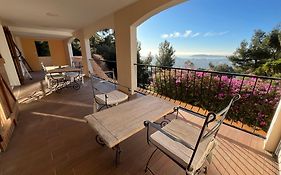 Bas de villa, vue mer, terrasse, clim, piscine